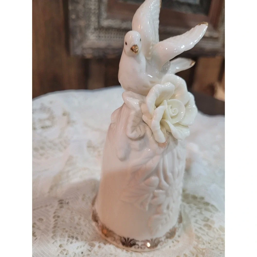 Cream Dove & Flower Glassed Ceramic/porcelain Bell  Gold Accents Open Box. G32